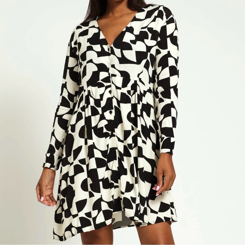 Zara Black and White dress. Size XXL - never worn.